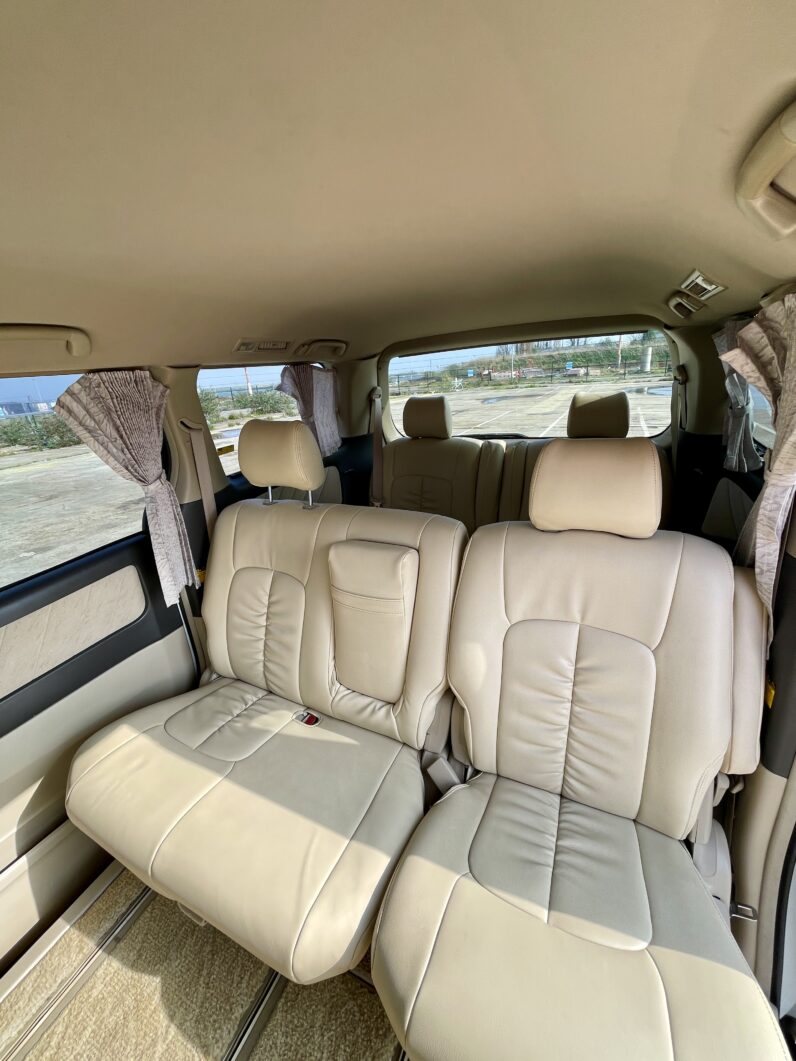 Toyota Alphard 2005 Automatic – 8 seater